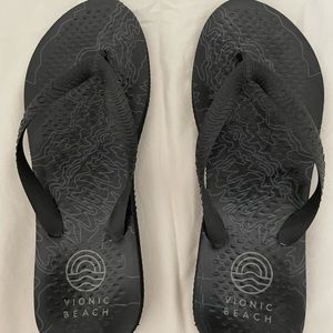 Mens Vionic Beach flip flops size 8 new!